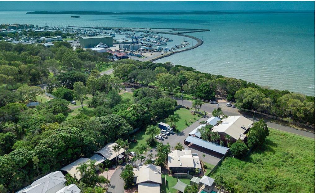 The Villas - Hervey Bay - 2 Separate Villas Urangan 外观 照片